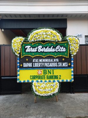 Papan Bunga Duka di Lembar