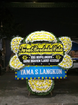 Papan Bunga Duka di Lembar