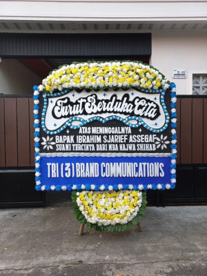 Papan Bunga Duka di Lembar